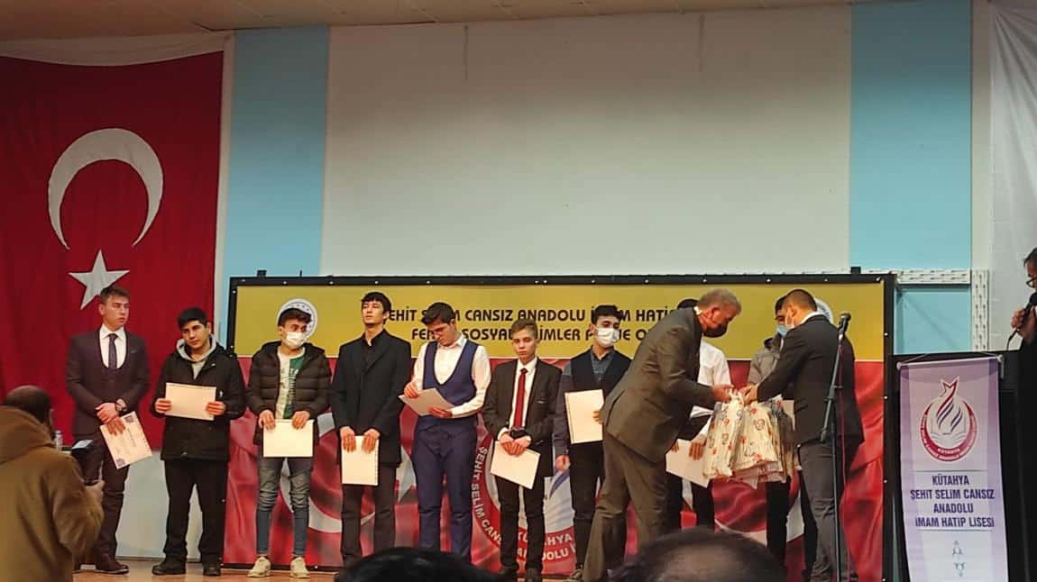 Genç Muhafızlar Hafızlık Yarışması - Genç Sada Kur'an-ı Kerimi Güzel Okuma - Genç Bilaller Ezan Okuma  Yarışmalarında Derece Elde Ettik.